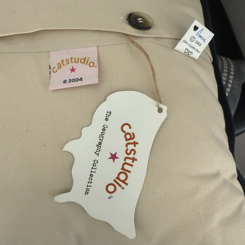 Cat Studio Pennsylvania Embroidered Pillow - Picture 10 of 13